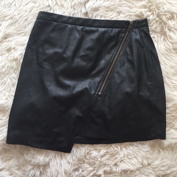 Sanctuary Dresses & Skirts - Black leather skirt